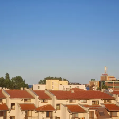 Roof Sunny 公寓 阳光海滩
